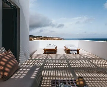 Cali Mykonos ホテル カラファティス